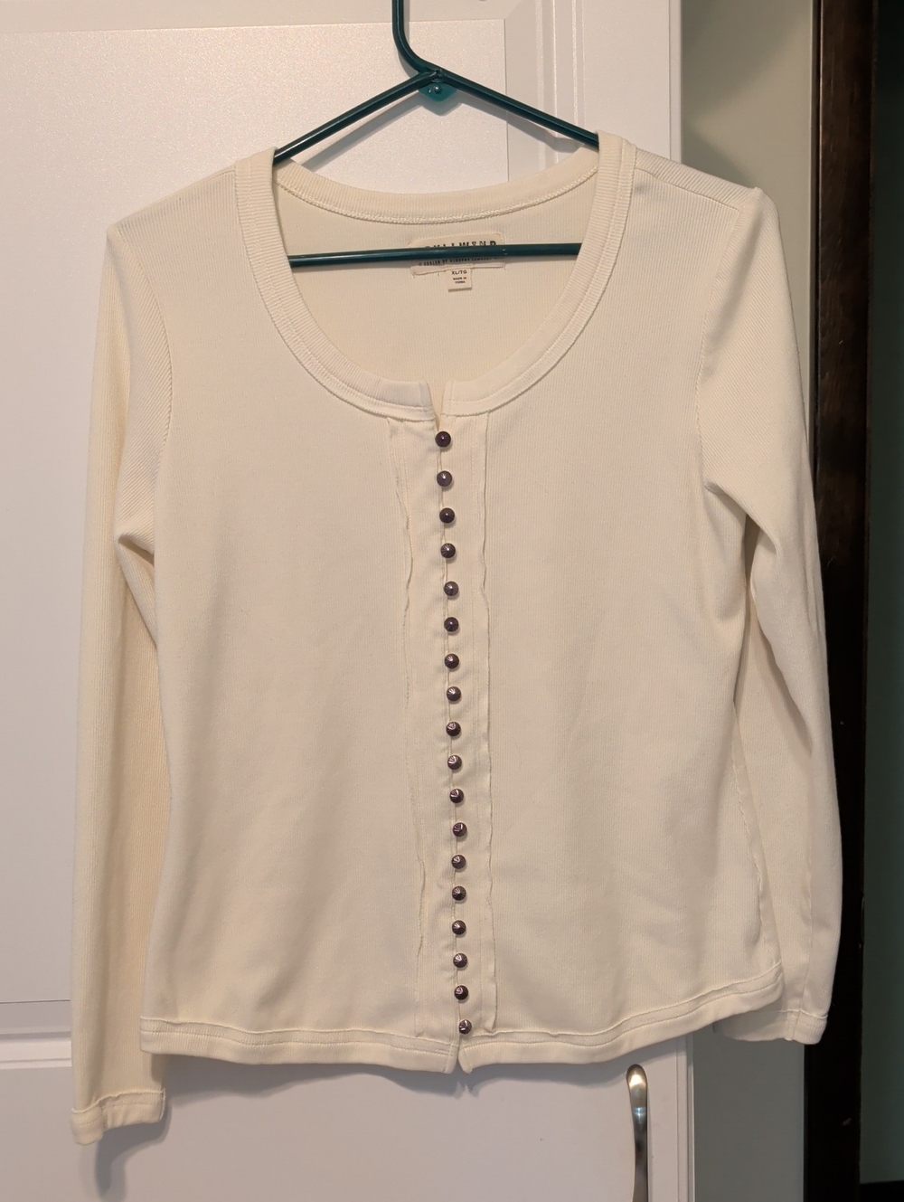 Idyllwind Cream Long Sleeve Button-Front Tee with Contrast Buttons